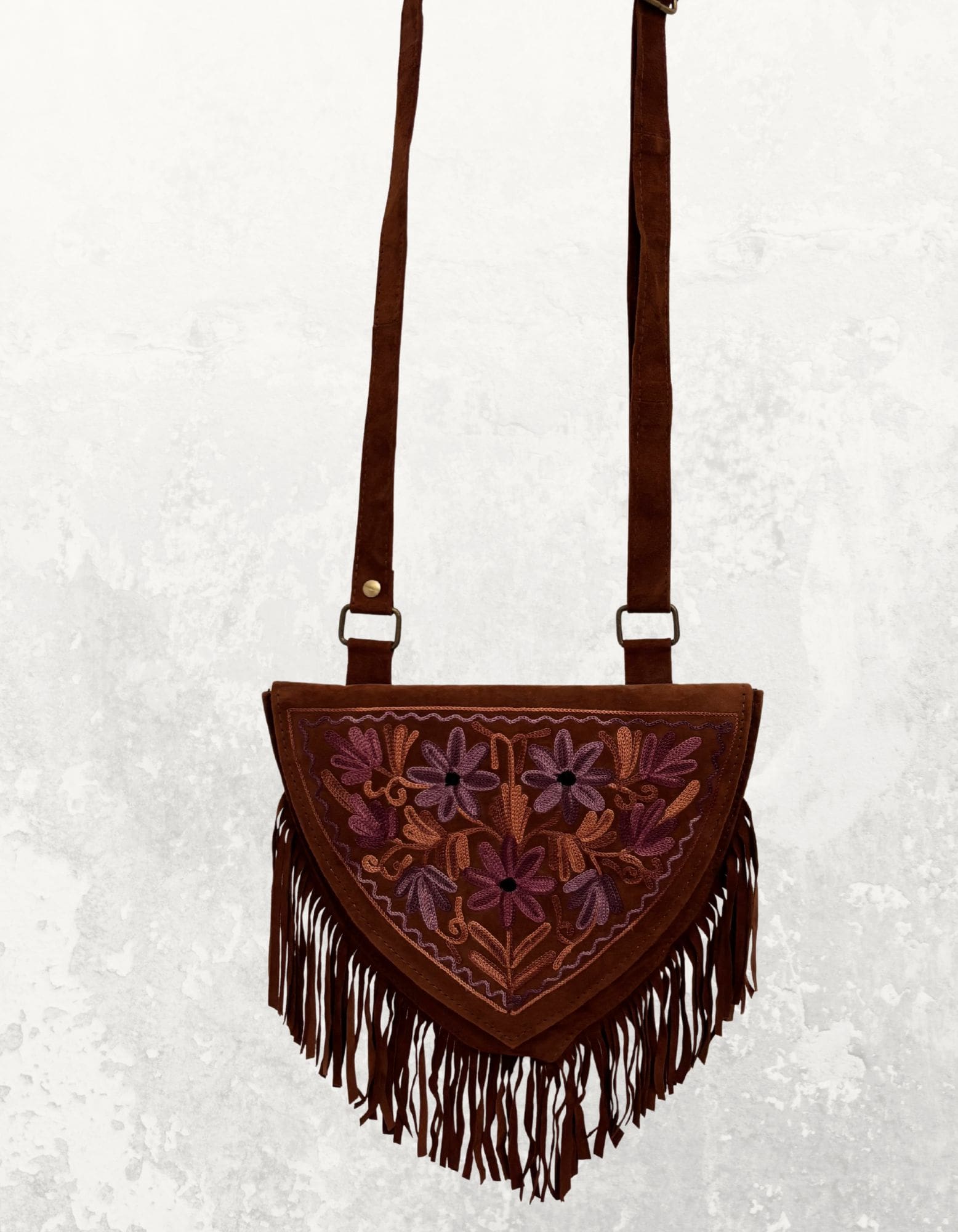 Bolso Nayara – Bordado Aari sobre piel marrón - Imagen 4