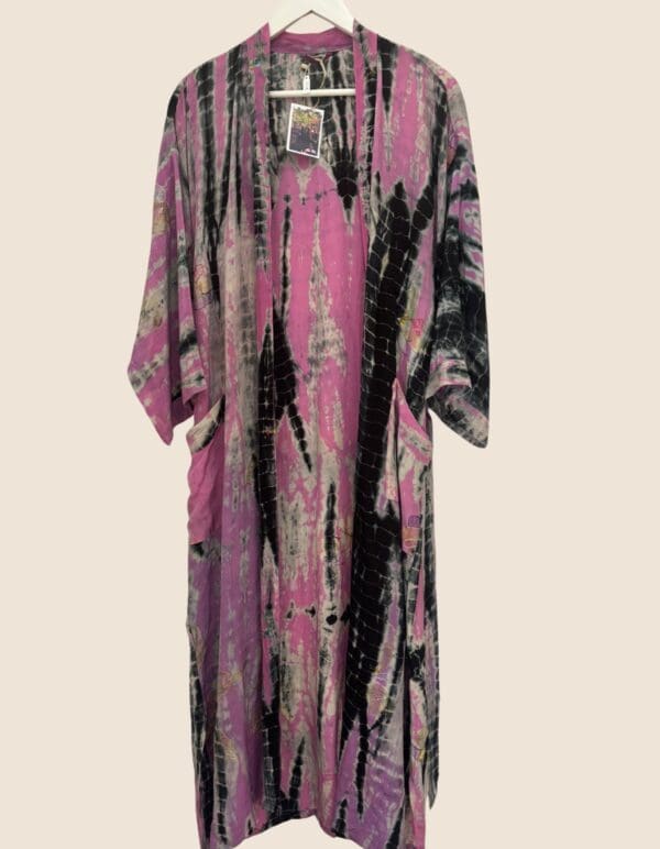Kimono Aatma Mariposas de Pushkar- Seda Crepé Bordada - Imagen 4