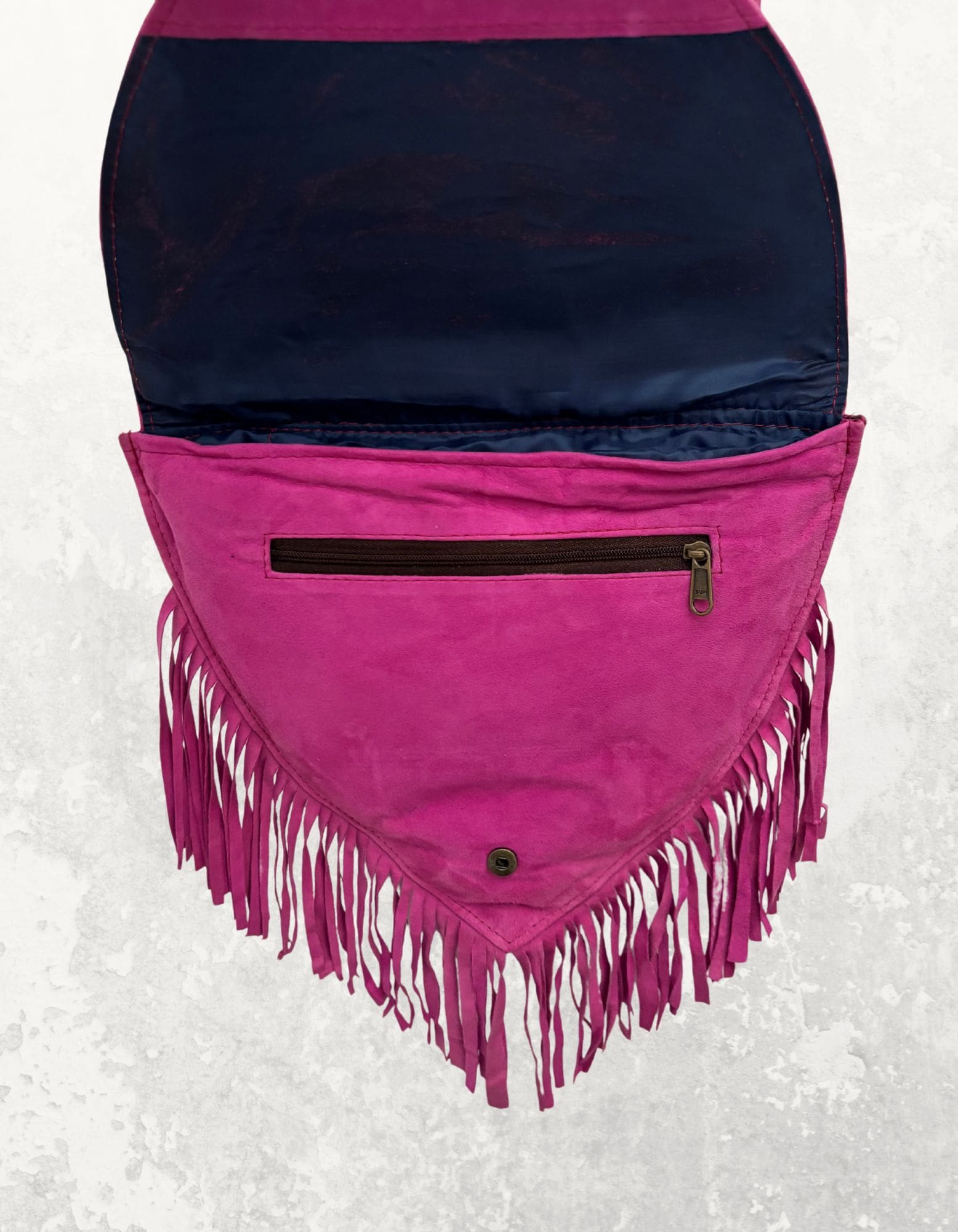 Bolso Lalita – Bordado Aari sobre piel fucsia - Imagen 3
