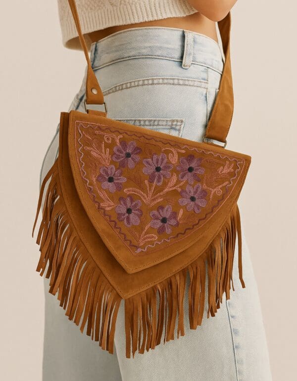 Bolso Rani – Bordado Aari sobre piel - Imagen 2