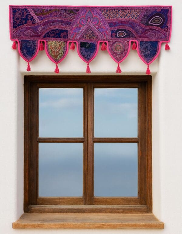 Toran Morado - borlas rosas