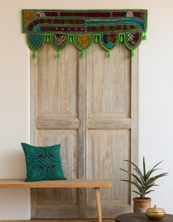 Toran patchwork – borlas verdes