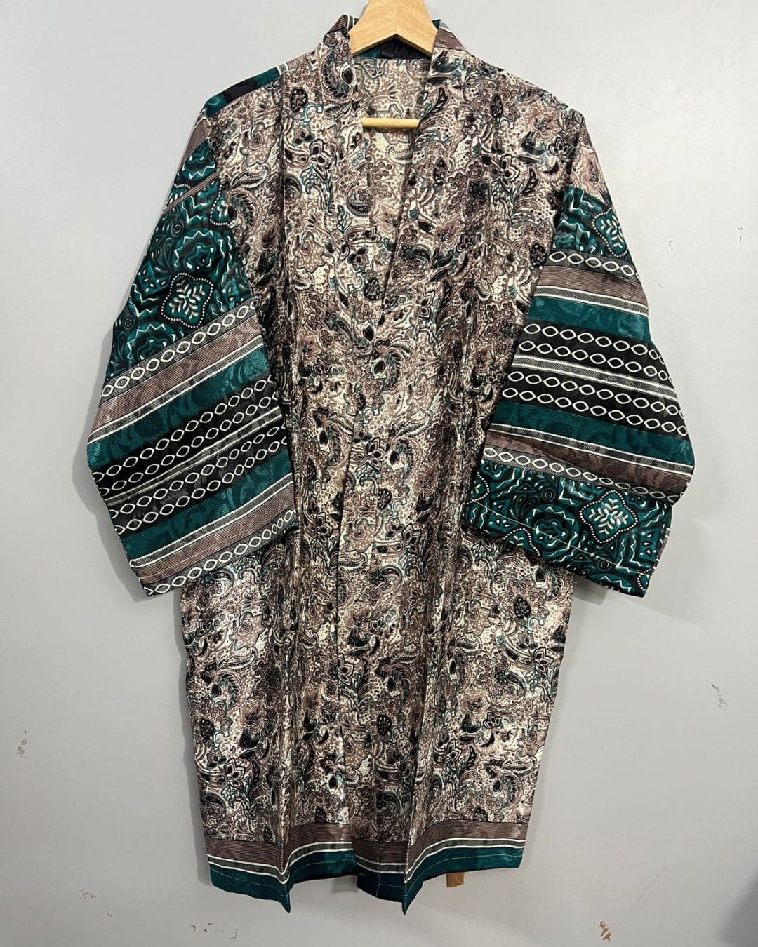 Kimono midi de sari reciclado – Kiran - Imagen 3