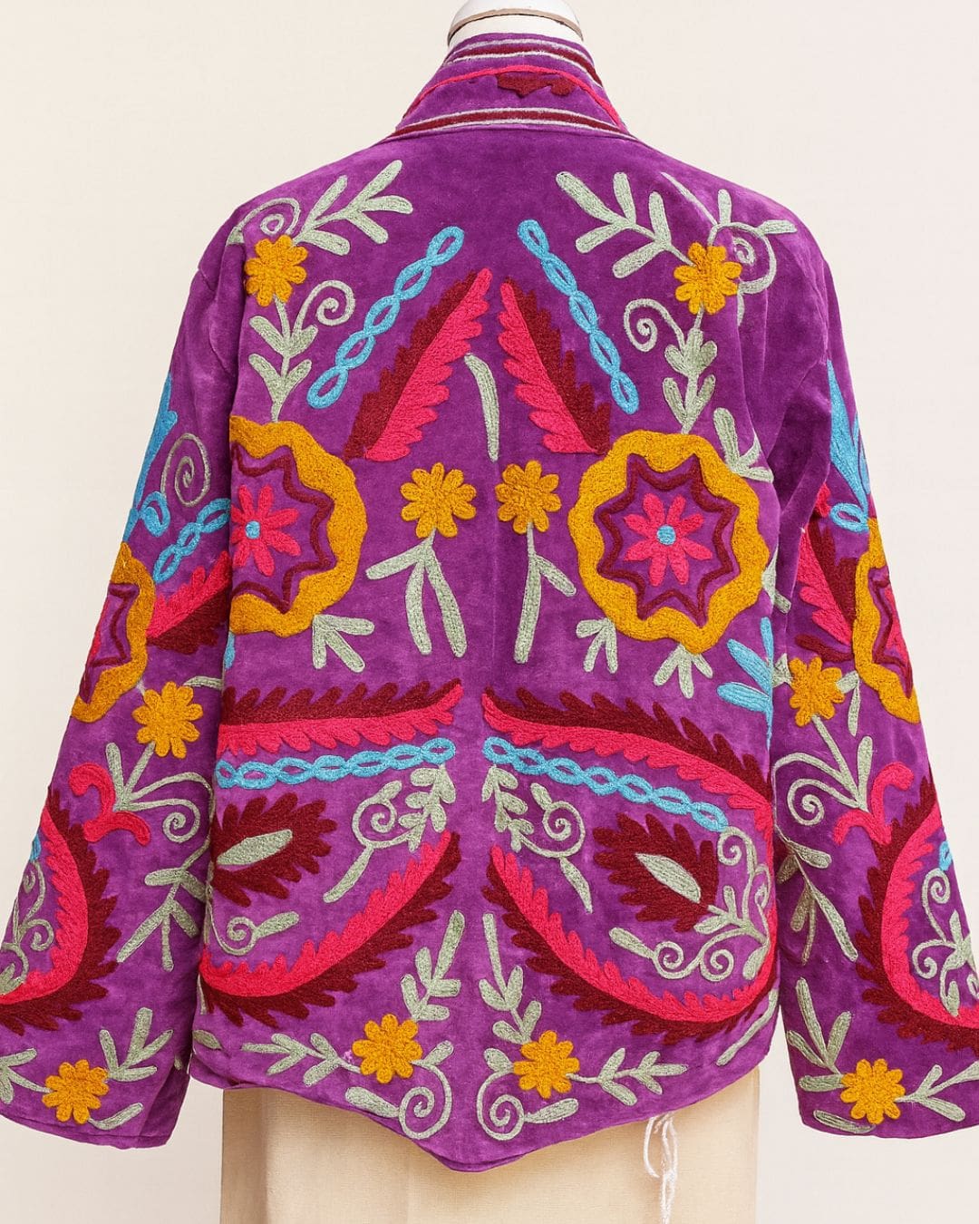 Chaqueta morada Suzani en velvet y algodón - Imagen 2