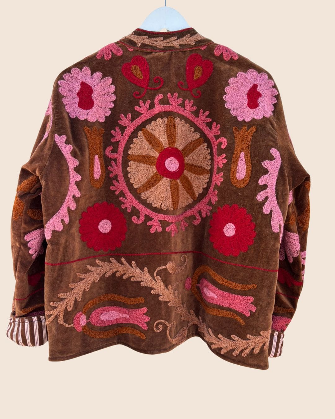 Chaqueta bordada Suzani en velvet y algodón - Imagen 2